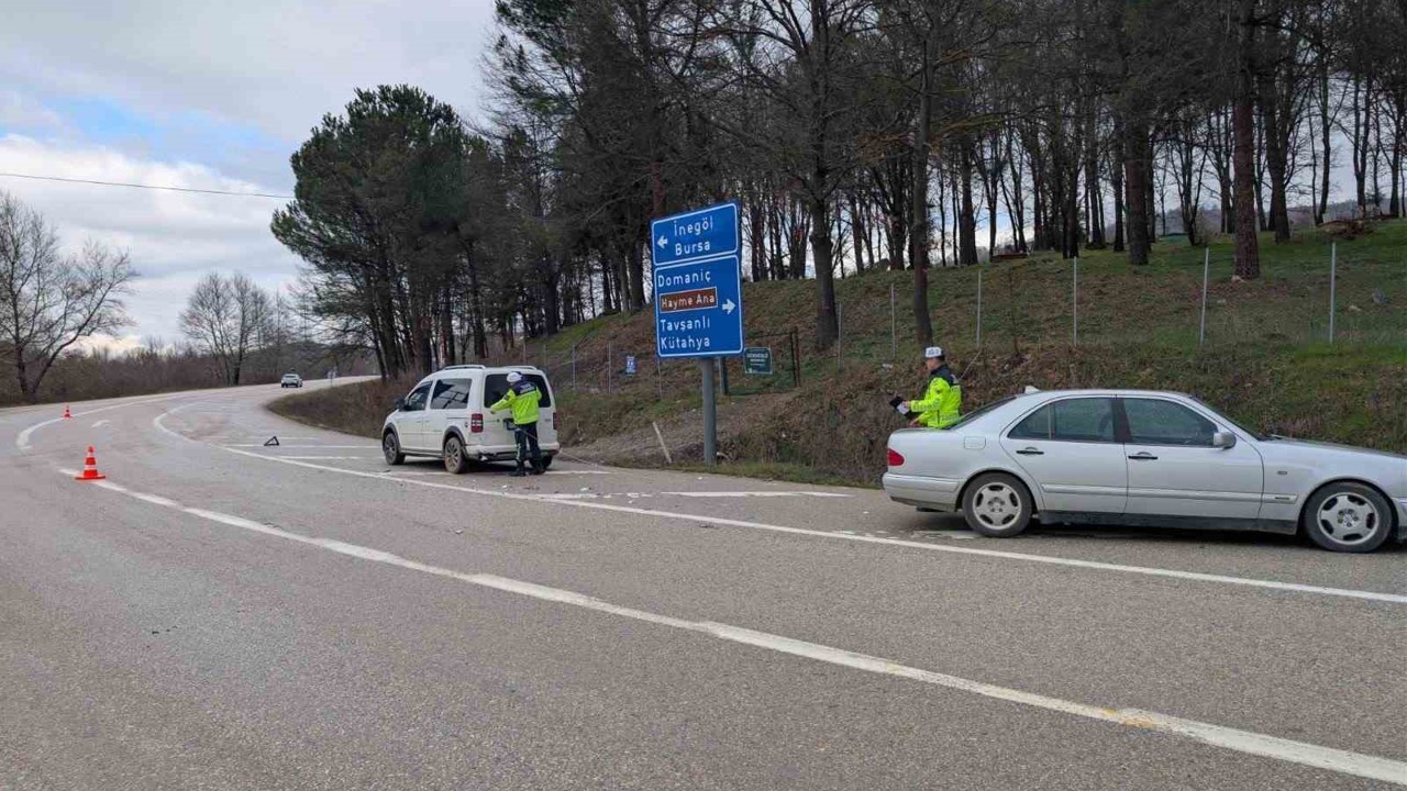 Bursa’da trafik kazası, 2 kişi yaralandı
