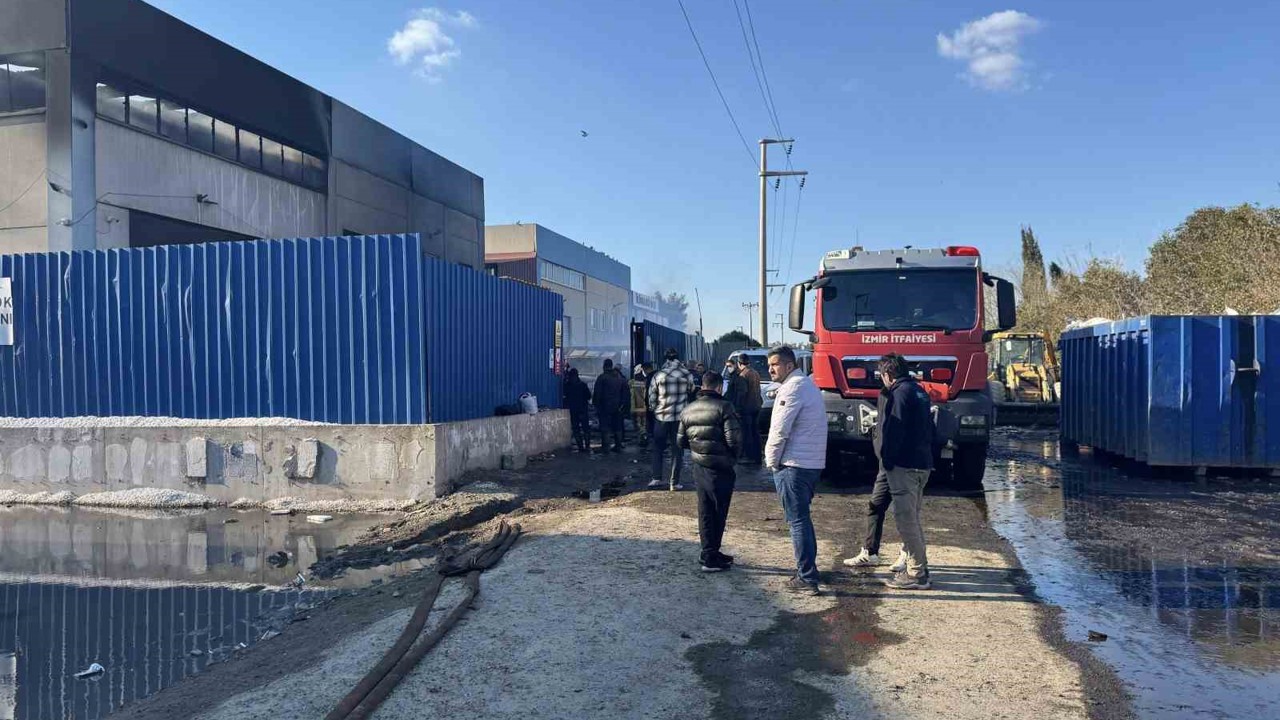 Torbalı’daki fabrika yangını söndürüldü
