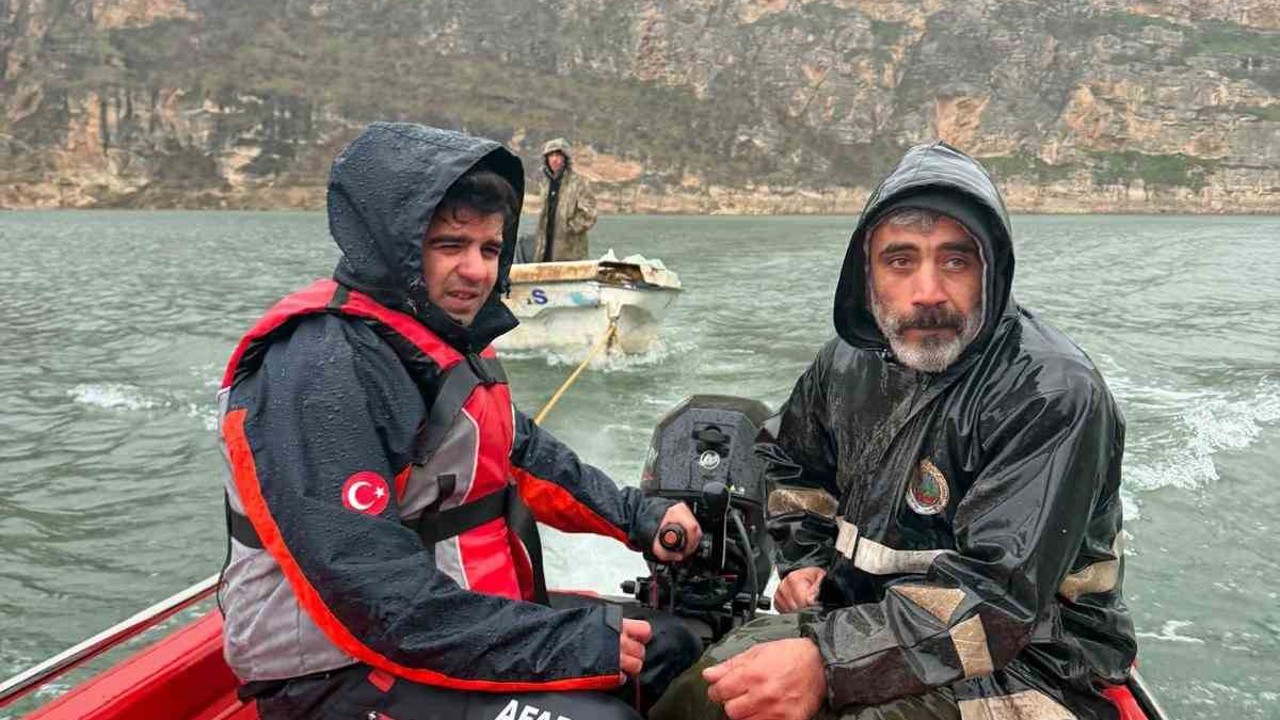 Siirt’te baraj gölünde mahsur kalan iki kişi kurtarıldı
