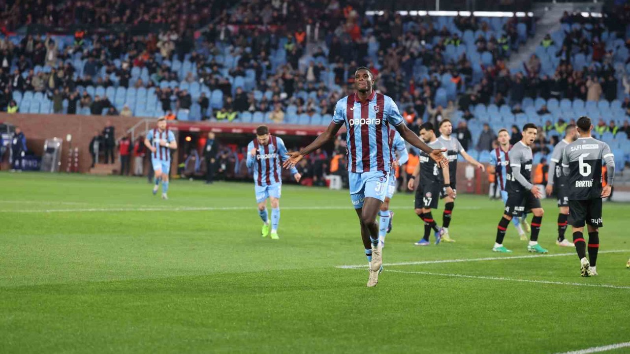 Trendyol Süper Lig: Trabzonspor: 1 - Fatih Karagümrük: 1 (İlk yarı)
