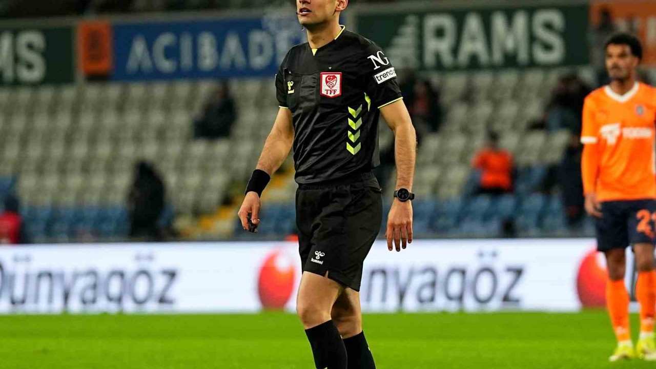 Trendyol Süper Lig: RAMS Başakşehir: 0 - Konyaspor: 0 (İlk yarı)
