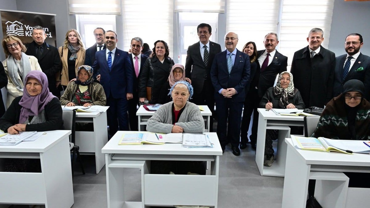 Bakan Kacır: "Dijital merkez, Denizli’nin üretim gücünü küresel ticaretle entegre edecek önemli bir adım"
