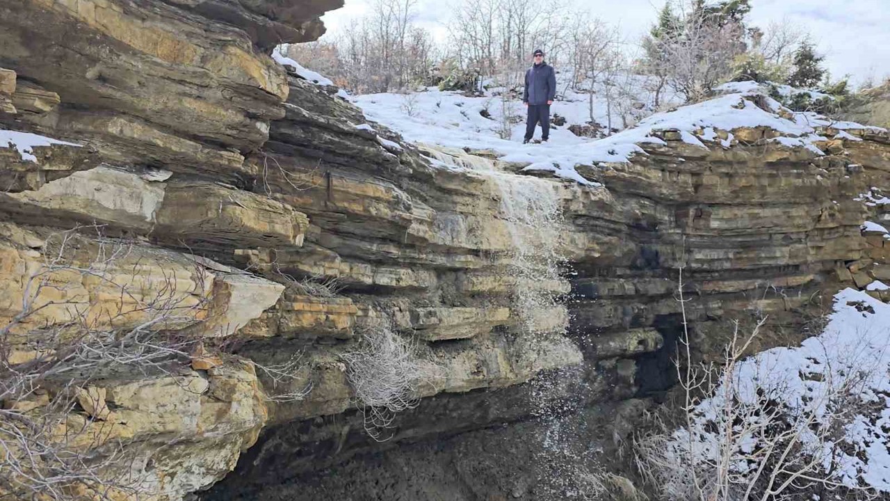 Yağmur ve kar, Harput’ta doğal şelaleler oluşturdu

