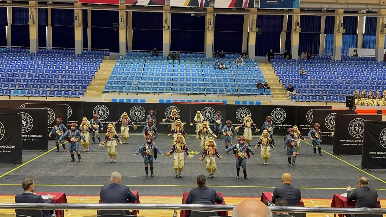 Minik efeler birincilik için yarıştı
