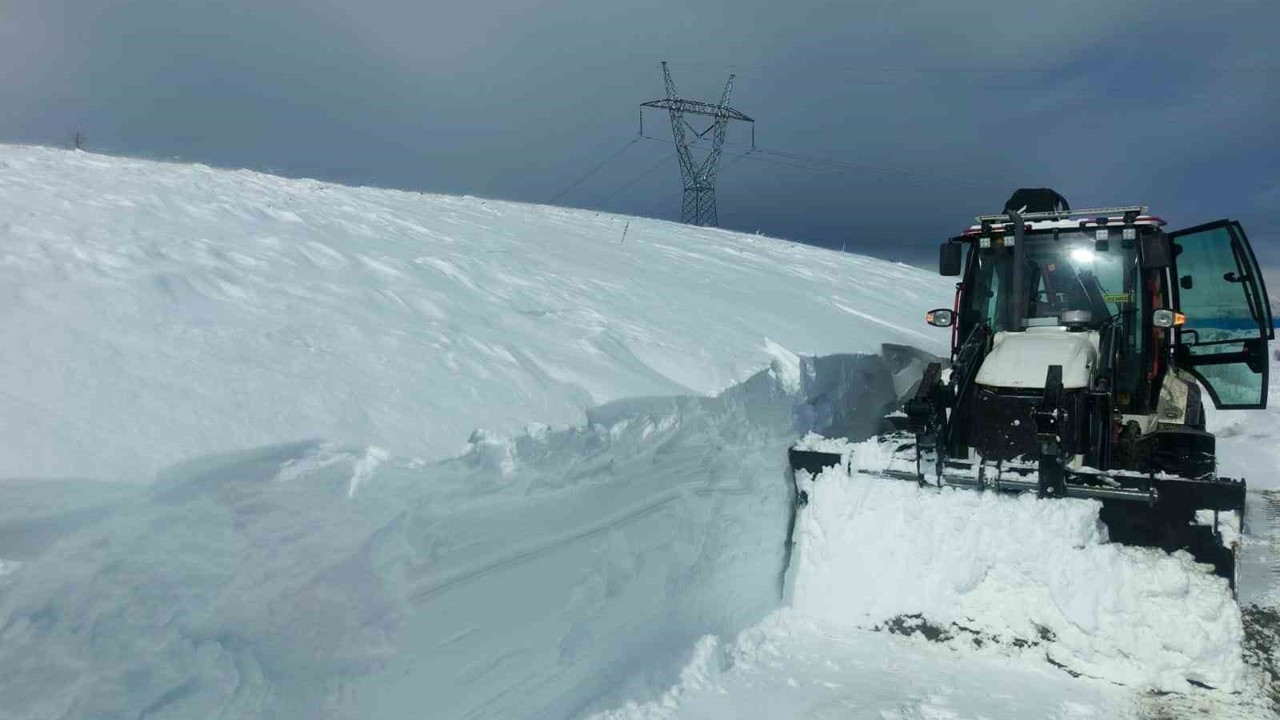 Elazığda kapalı köy yolları ulaşıma açıldı
