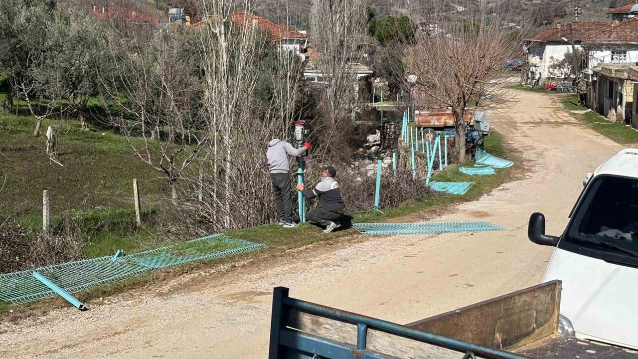 Tehlike arz eden dereler güvenli hale getiriliyor

