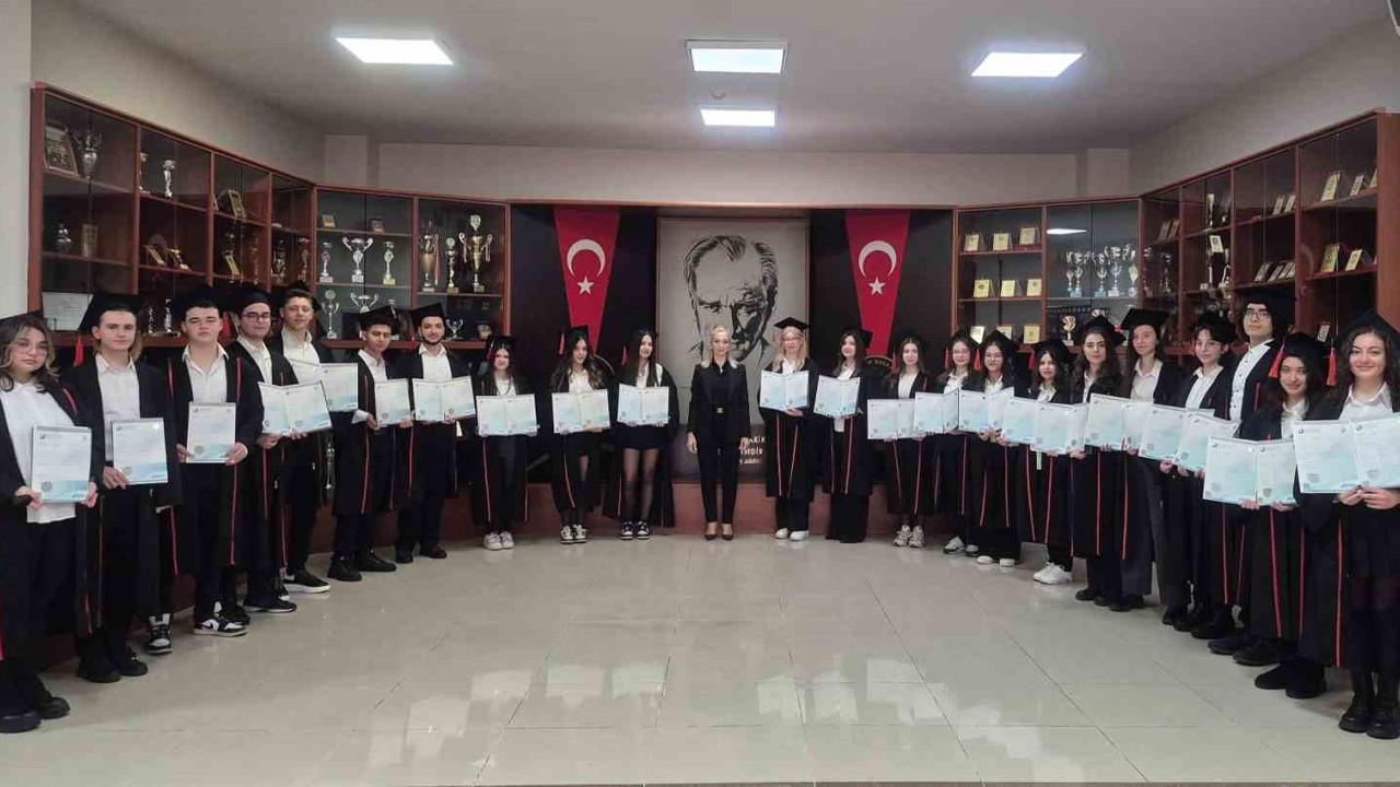 GKV Cemil Alevli Anadolu Lisesi öğrencilerinden küresel yolculuğa güçlü bir adım

