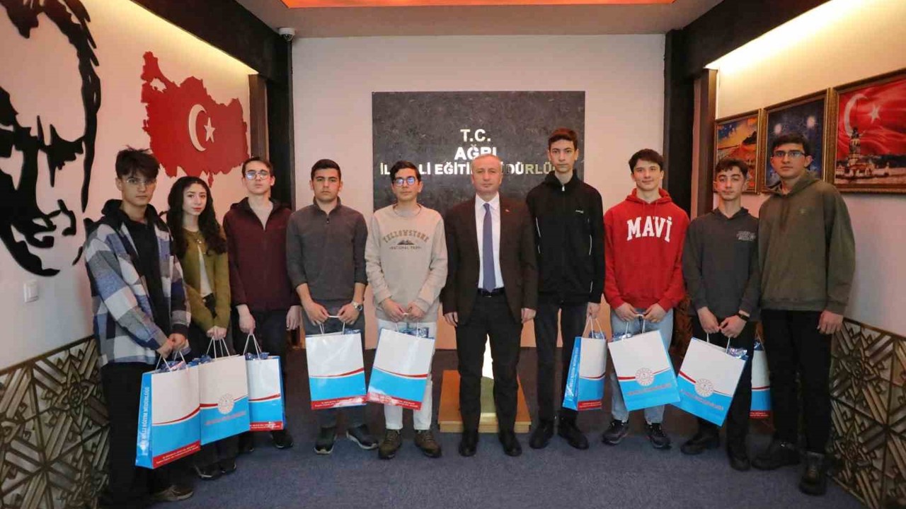 Ağrı, TÜBİTAK 2204-A Bölge Finali’nde 4 derece elde etti
