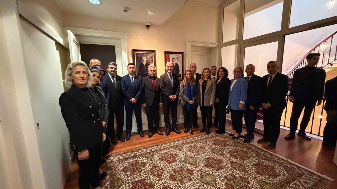 AK Parti İstanbul Milletvekili Soylu: "Avrupa’daki Türkler yükseliyor"
