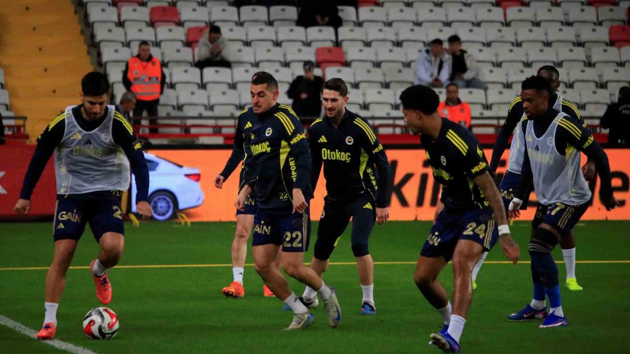 Fenerbahçe’den Antalyaspor maçında 5 değişiklik
