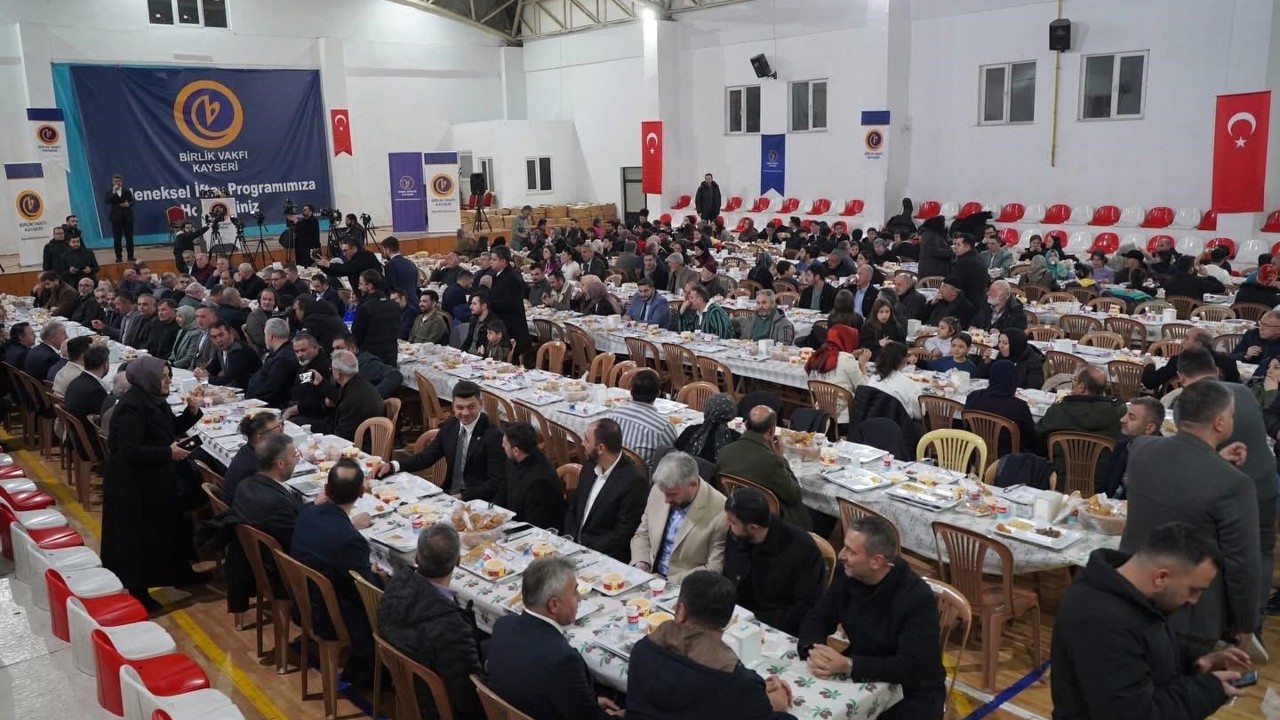 Birlik Vakfı iftarda bir araya geldi
