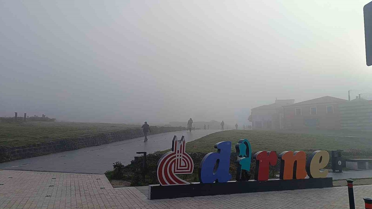 Edirne’de sis etkili oldu, Selimiye gözden kayboldu
