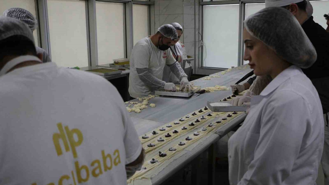 Tatlı imalathanelerinde Ramazan yoğunluğunda da hijyen ve kaliteden ödün verilmiyor
