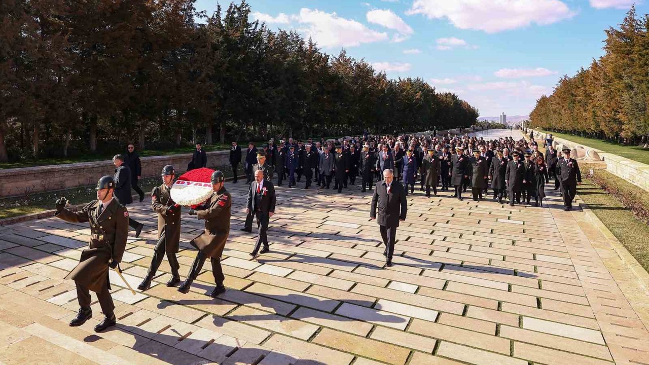 OYAK’tan 65’inci kuruluş yıl dönümünde Anıtkabir’e ziyaret
