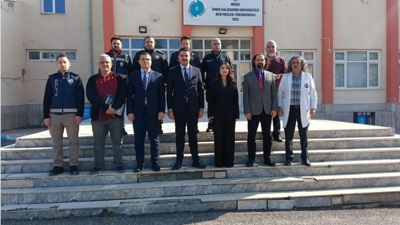 Üniversite öğrencilerine "IBAN vermek suç" uyarısı
