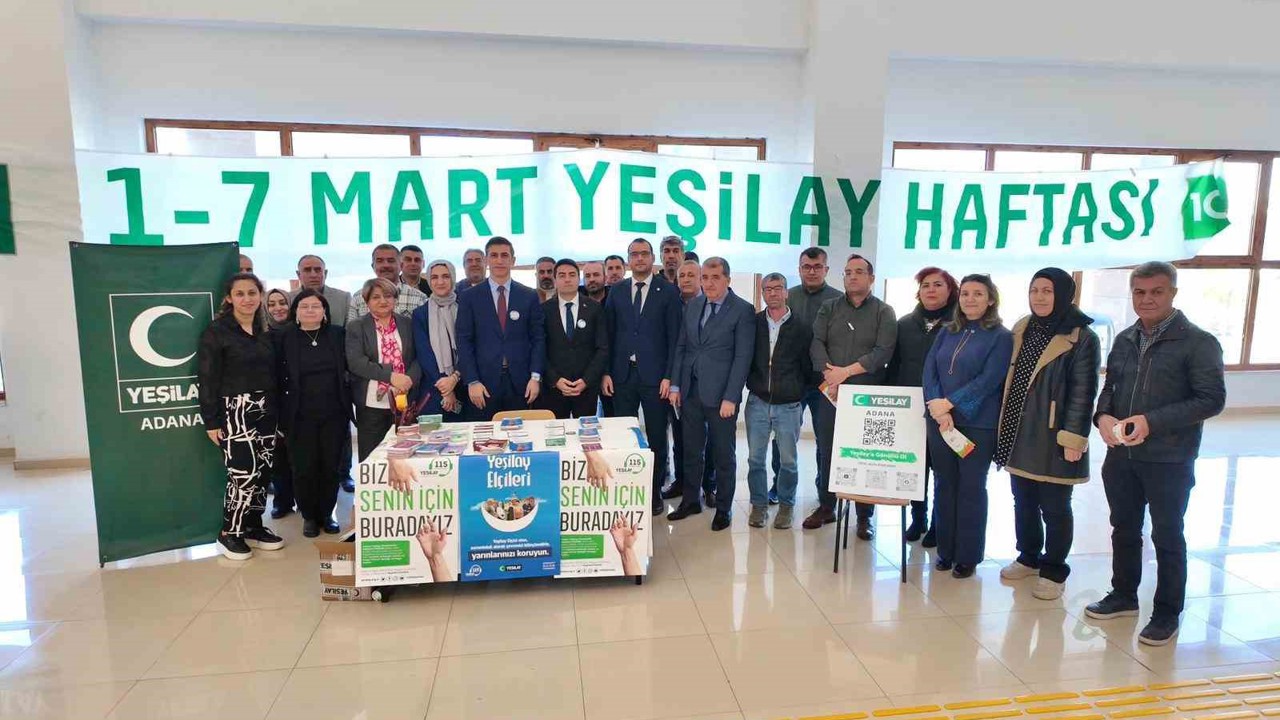 Yüreğir Kaymakamlığında Yeşilay Haftası standı açıldı
