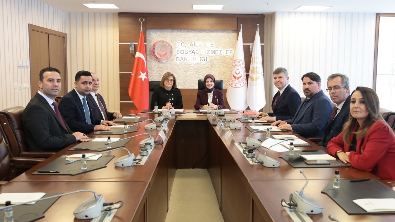 Bakan Göktaş: "Büyüklerimizin refahını ve sosyal hayata katılımını artıracak çalışmaları yaygınlaştırıyoruz"
