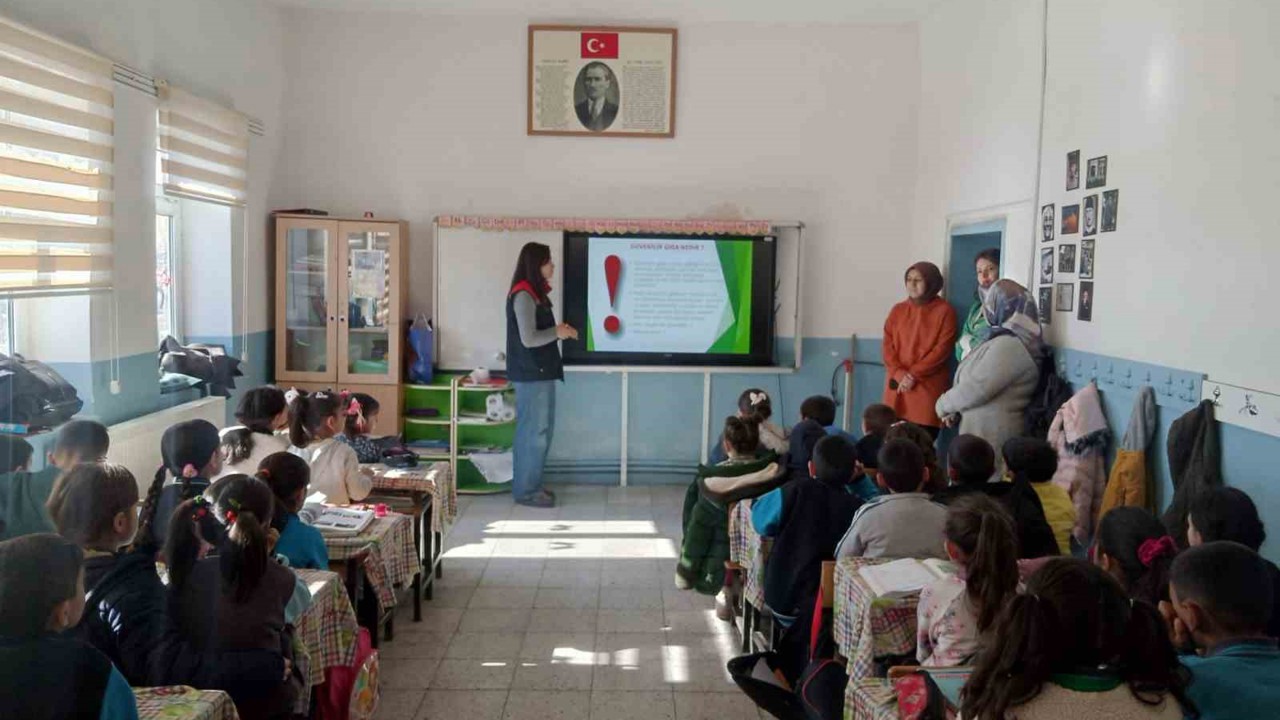 Kars’ta öğrencilere gıda güvenilirliği ve israfla mücadele eğitimi
