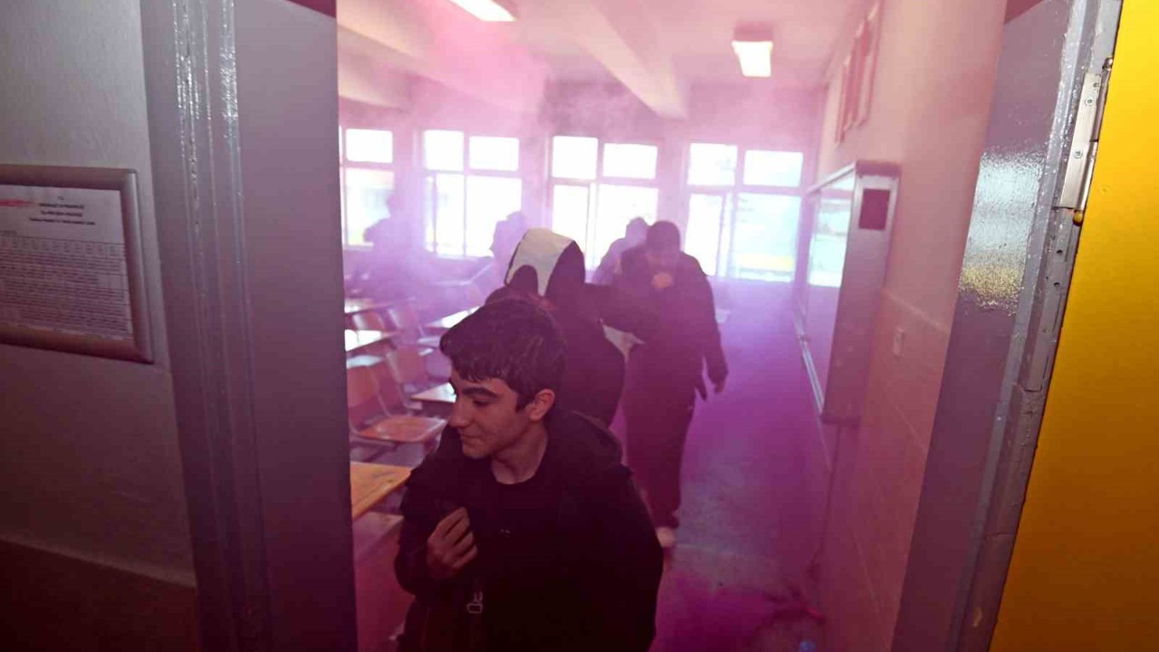 Osmangazi’de gerçeğini aratmayan yangın tatbikatı
