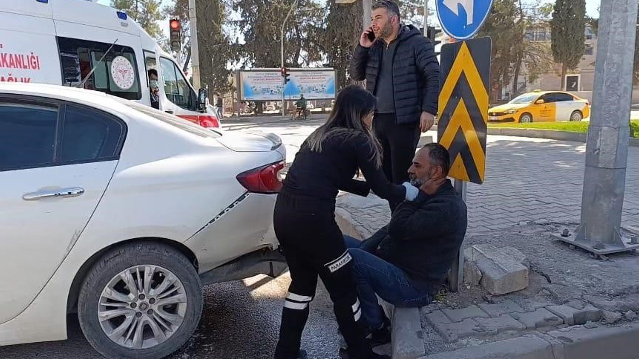 İki otomobilin çarpışması sonucu 1 kişi yaralandı
