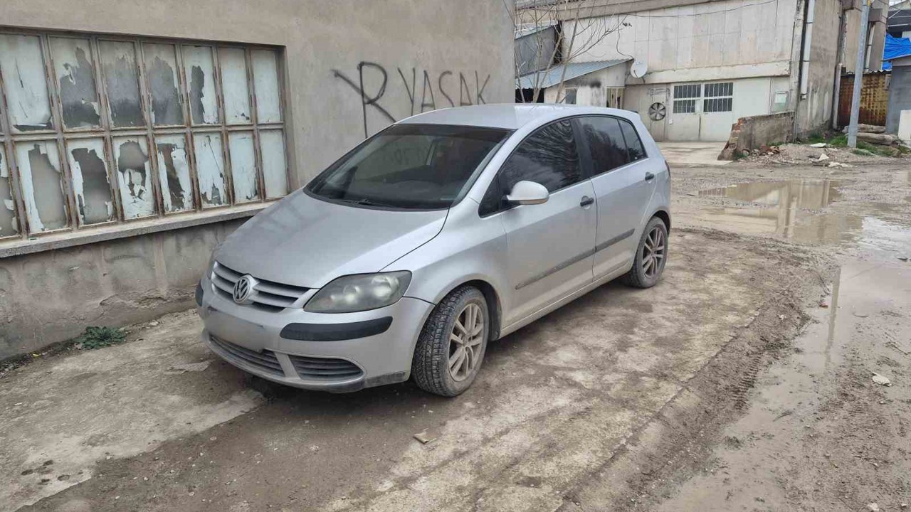 "Park yasak, kör müsün" yazısı da işe yaramadı
