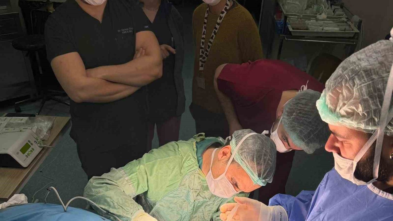 Balıkesir’de ilk kemiğe implante işitme cihazı ameliyatı yapıldı
