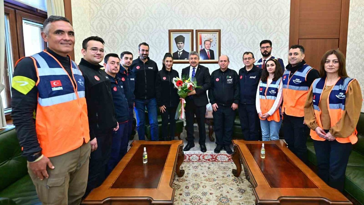 Vali Yılmaz’dan deprem gerçeğiyle ilgili önemli mesaj;
