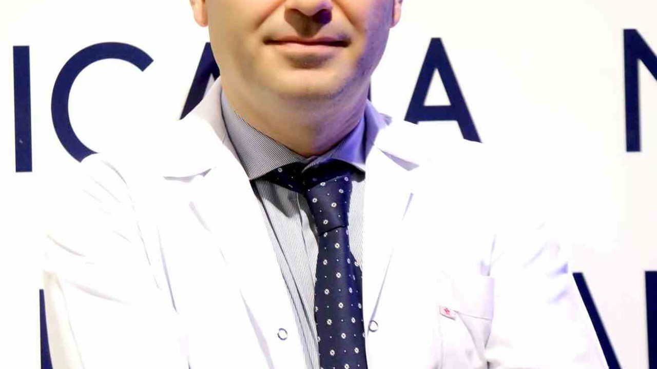 Uzmanı uyardı: "Ramazan’da yetersiz sıvı tüketimi böbrek taşını tetikleyebilir"
