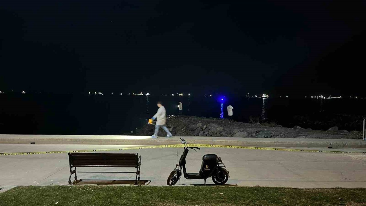 Zeytinburnu sahilinde denizde anne ve kızın cesedi bulundu
