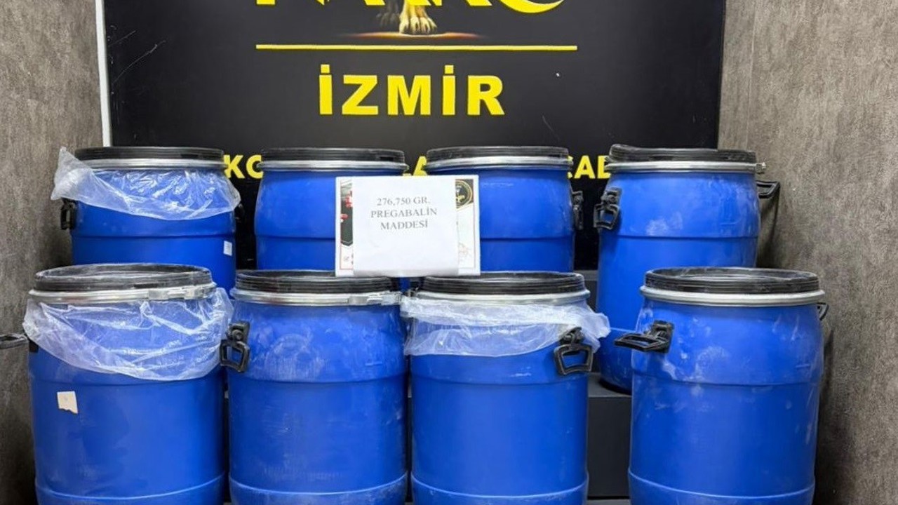İzmir’de uyuşturucu sevkiyatına polisten operasyon
