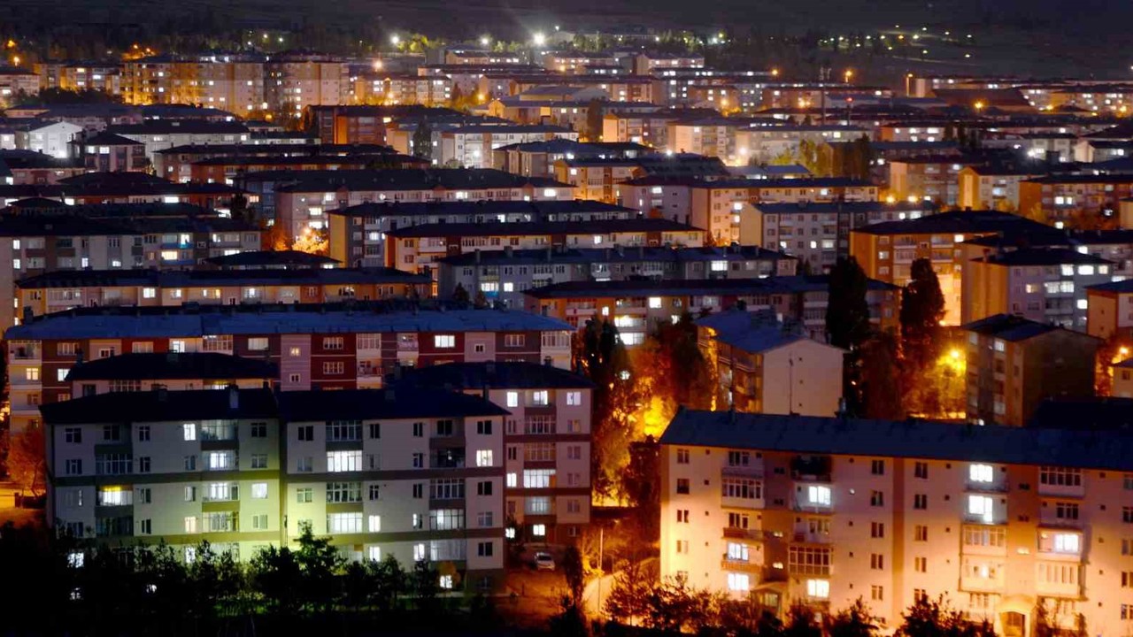 Erzurum’da bir yılda 7 bin 930 yapı ve 2 bin 381 yapı kullanma ruhsatı verildi
