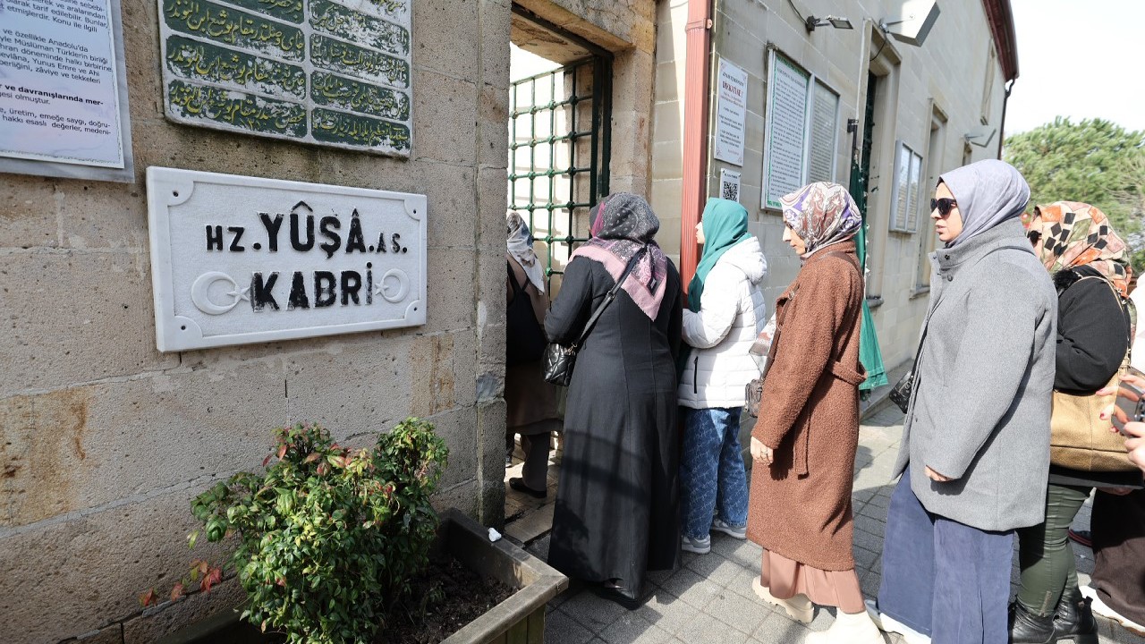 Küçükçekmeceli kadınlar Ramazan ayında Yuşa Tepesi’nde
