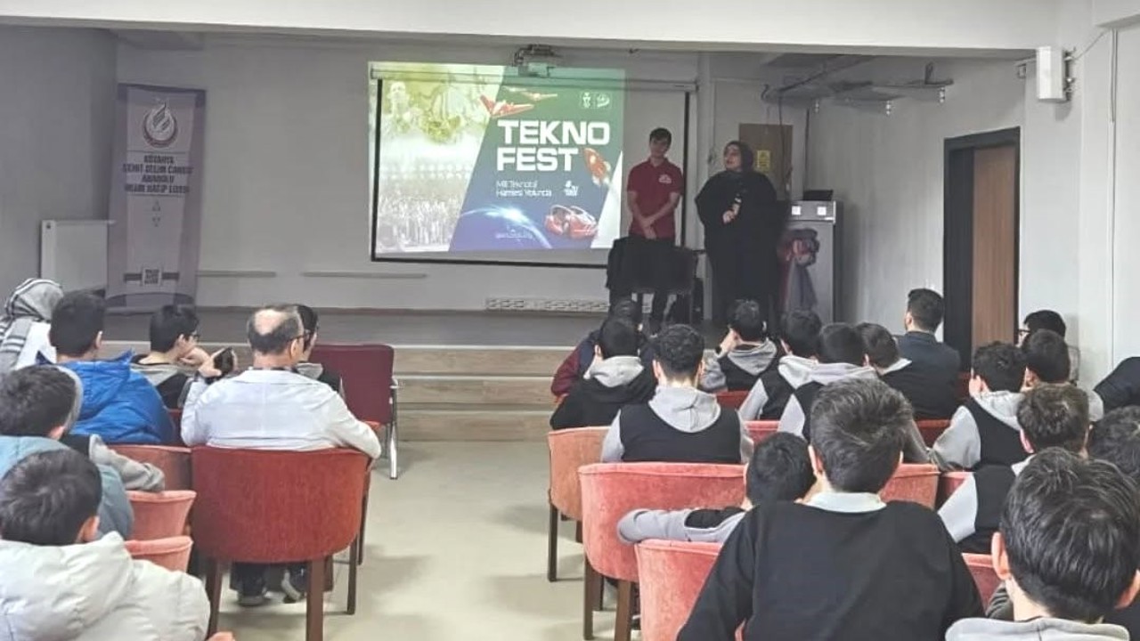 Kütahya Şehit Selim Cansız Anadolu İmam Hatip Lisesi’nde TEKNOFEST heyecanı
