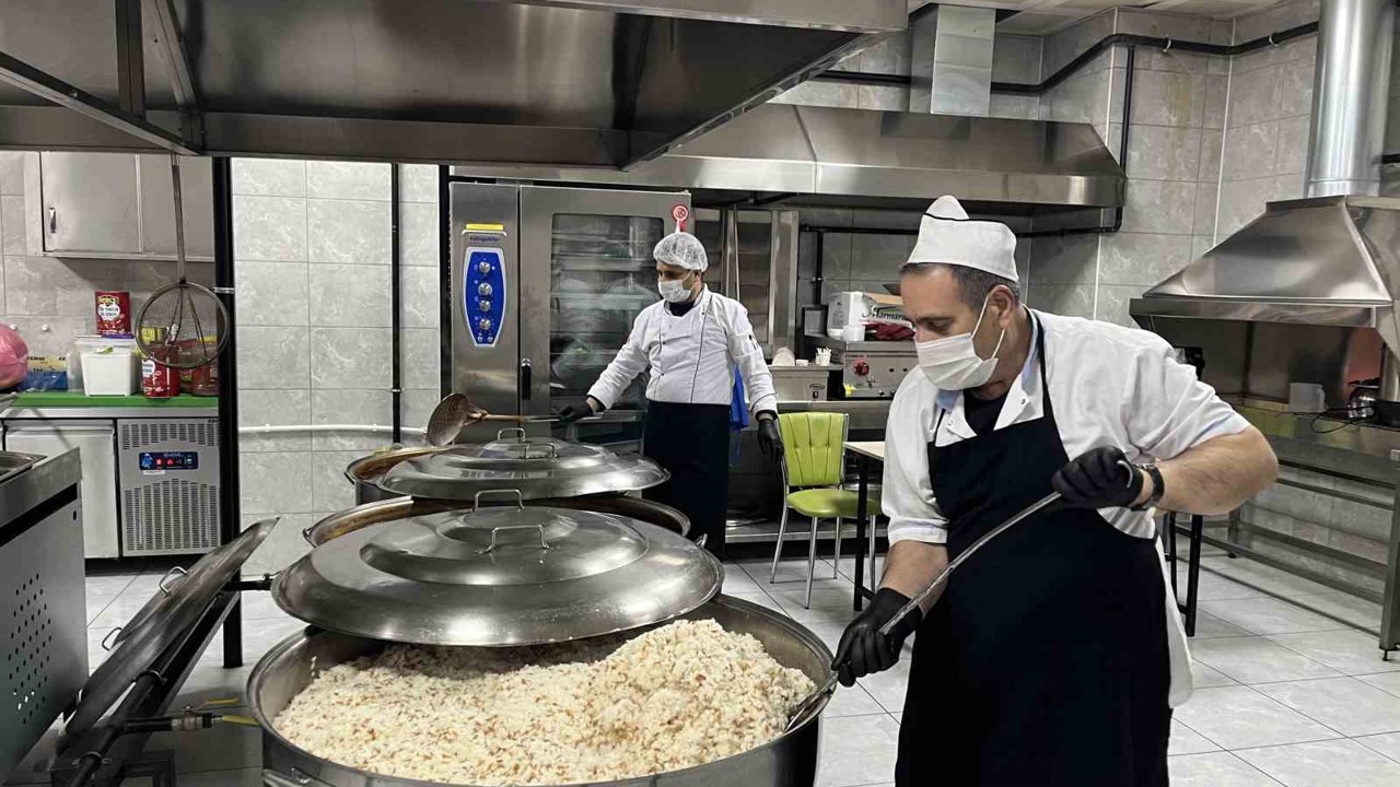 Bingöl’de her gün 2 bin 500 kişilik iftar yemeği
