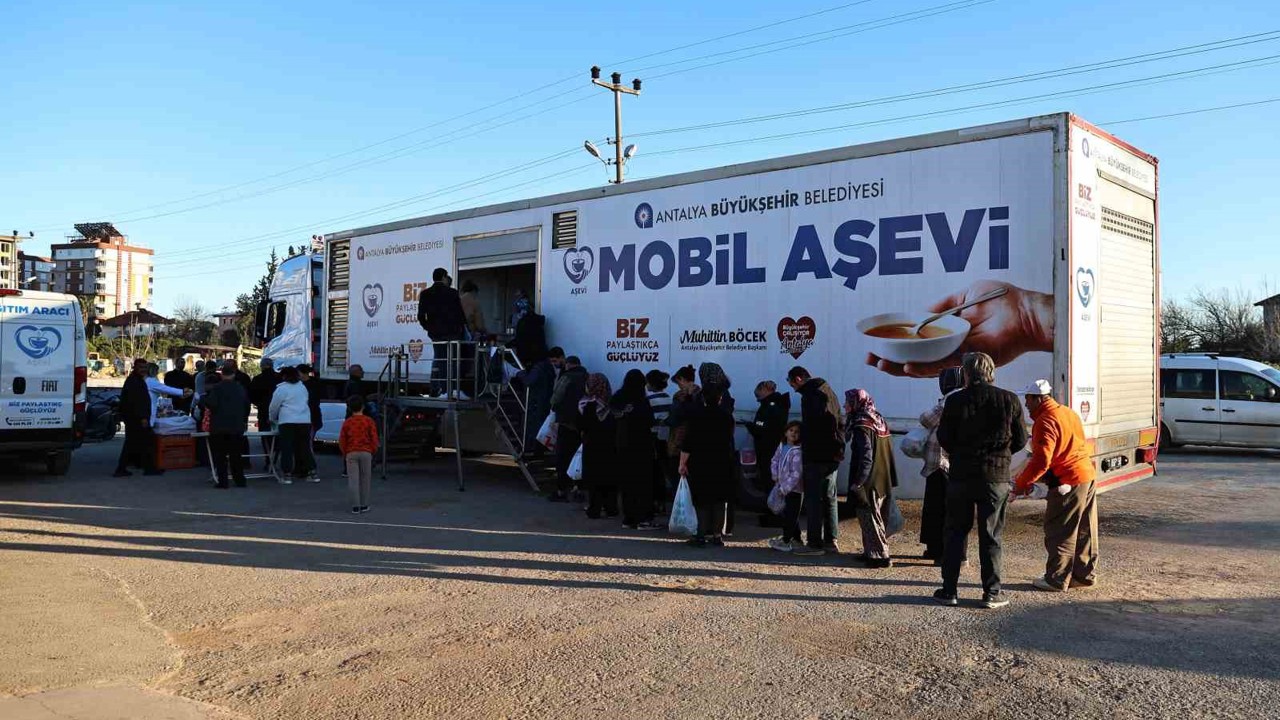 Mobil Aşevi Ramazan bereketini mahallelere taşıyor
