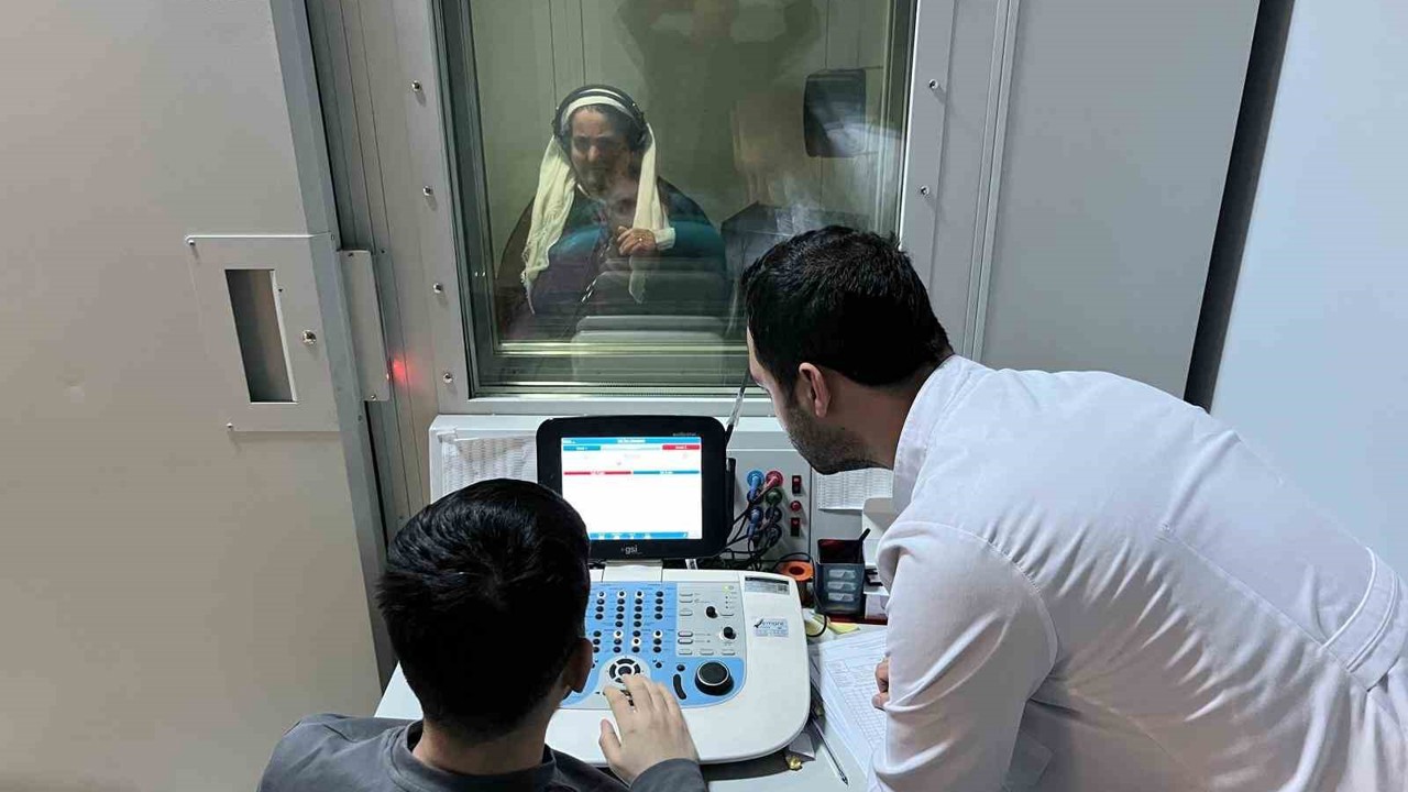 Uzmanından ailelere uyarı: İşitme testini ihmal etmeyin
