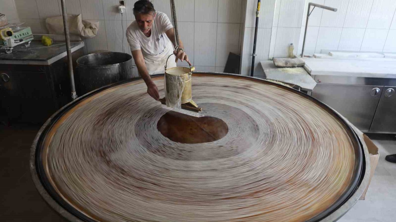 45 yıllık bakır ocakta geleneksel tel kadayıf
