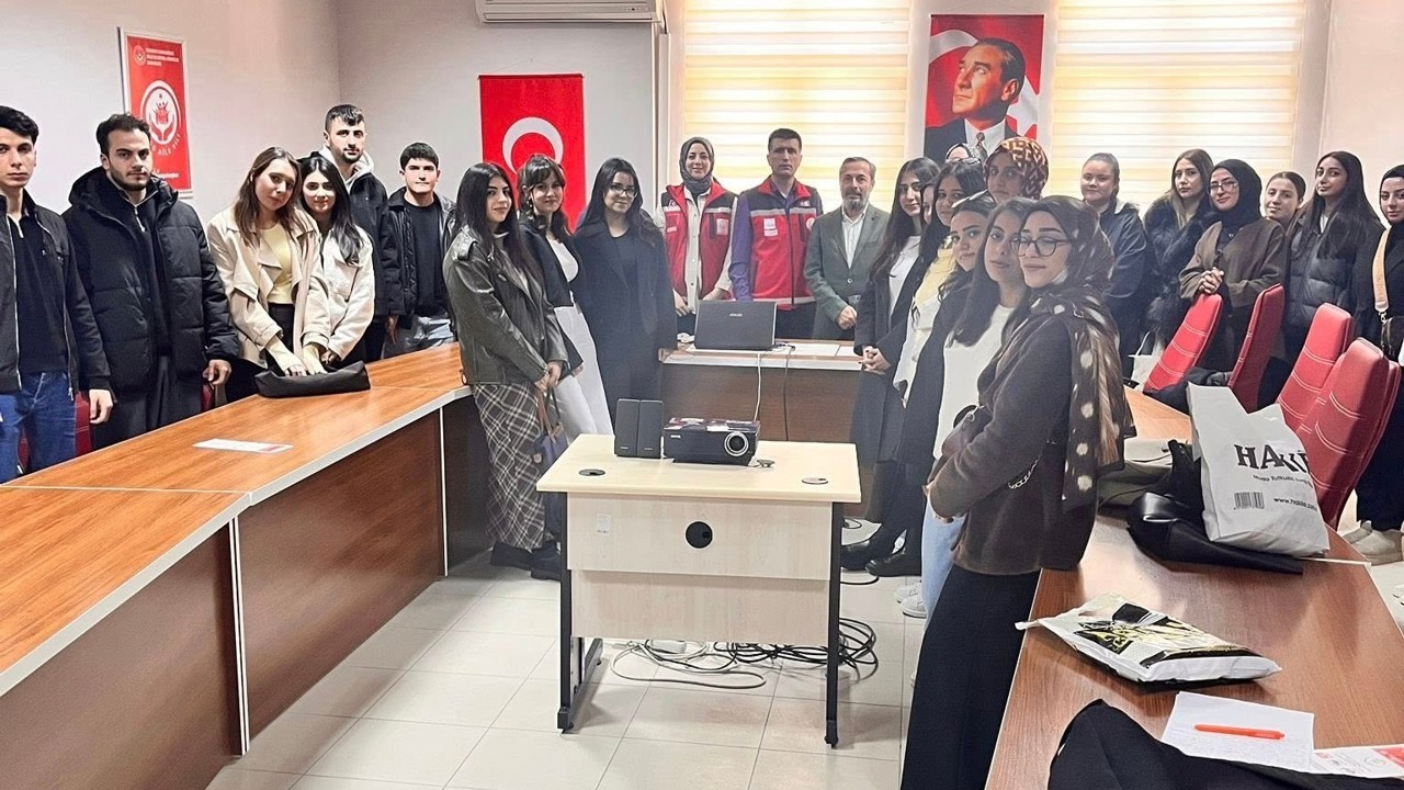 Elazığ’da  üniversite öğrencilerine hizmet modelleri tanıtımı

