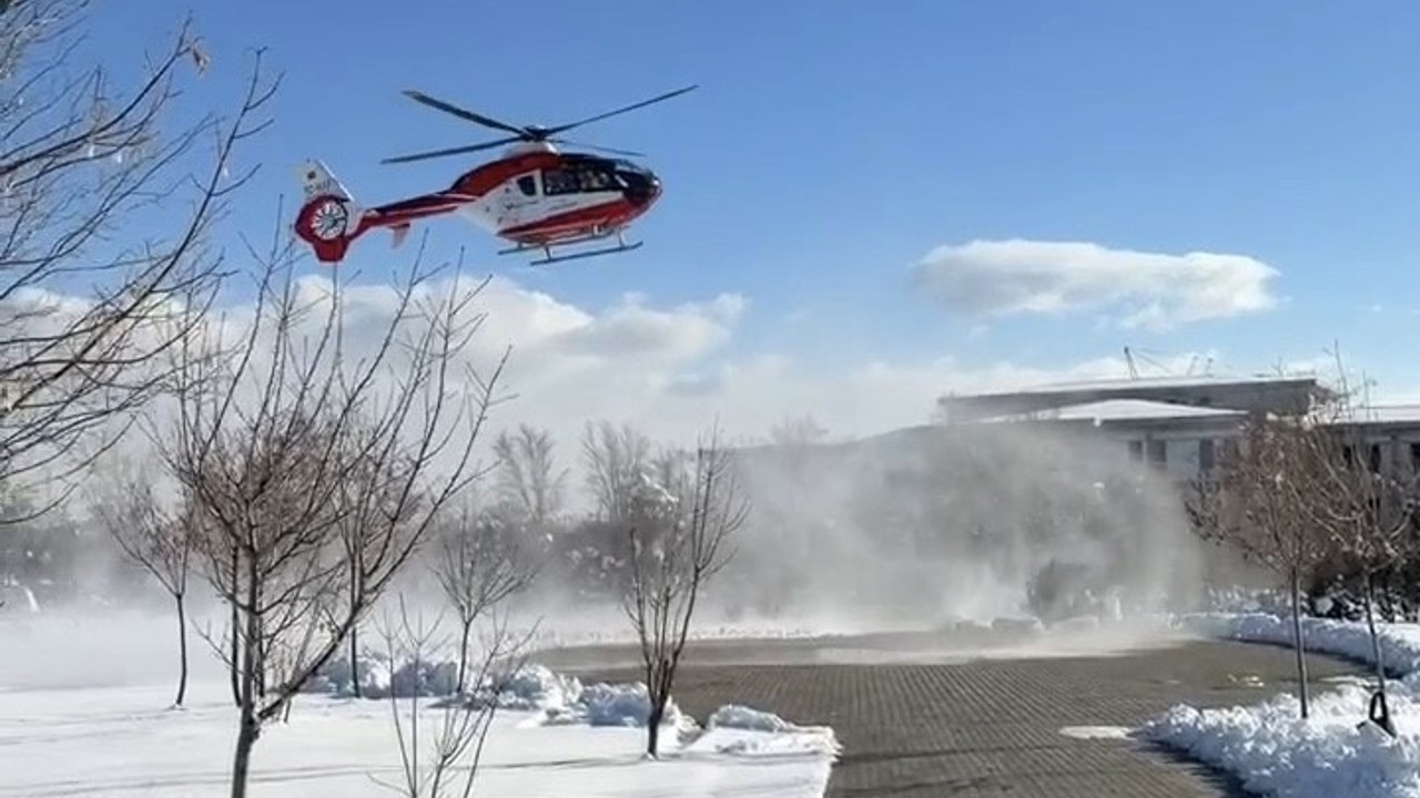 Bahçesaray’da 37 haftalık gebe helikopter ambulansla Van’a sevk edildi
