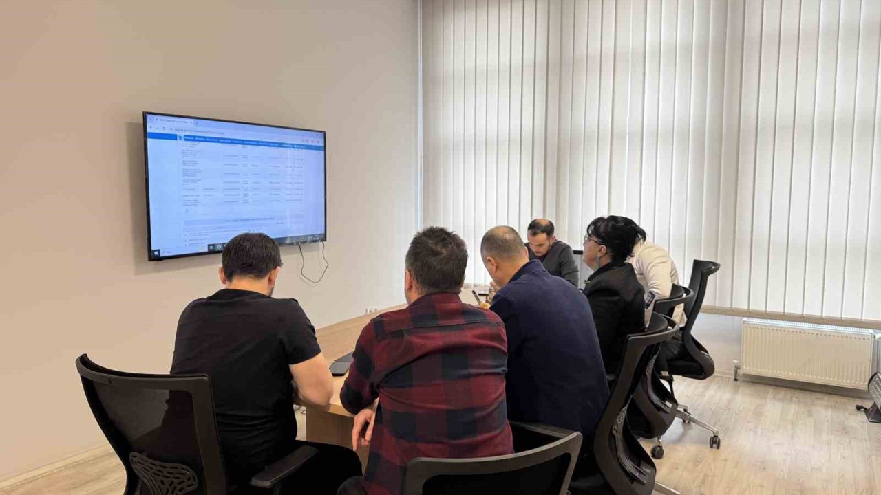 Çorum’da 15 halı sahanın ihalesi yapıldı
