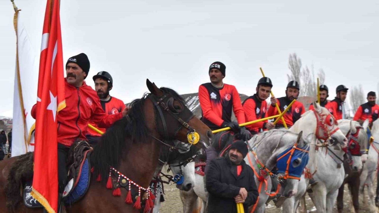 Aşkale’nin kurtuluş bayramında cirit coşkusu
