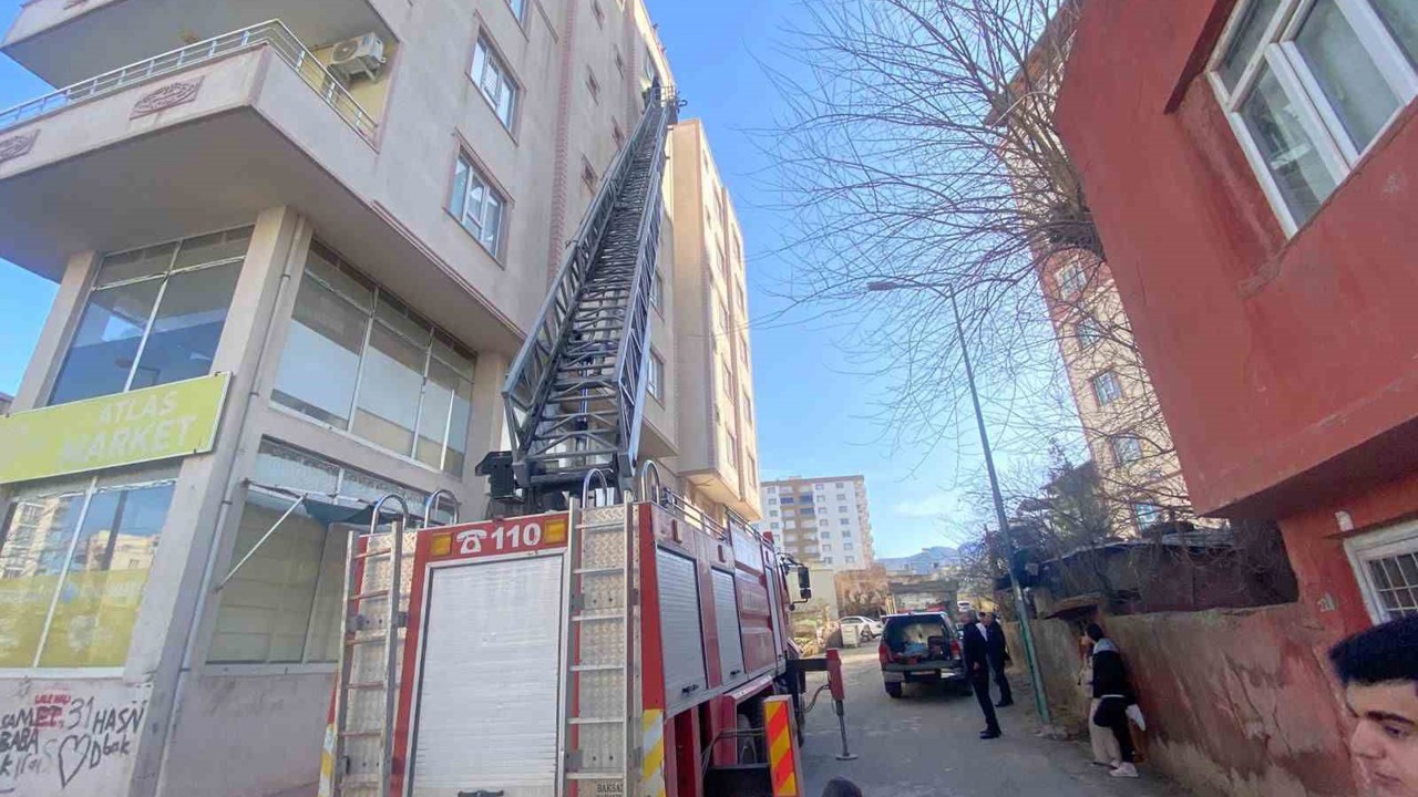 Ocakta unutulan yemek paniğe neden oldu
