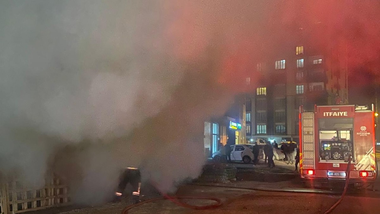 Malatya’da bir konteynerde çıkan yangın, itfaiye ekiplerince söndürüldü.Olay, ak