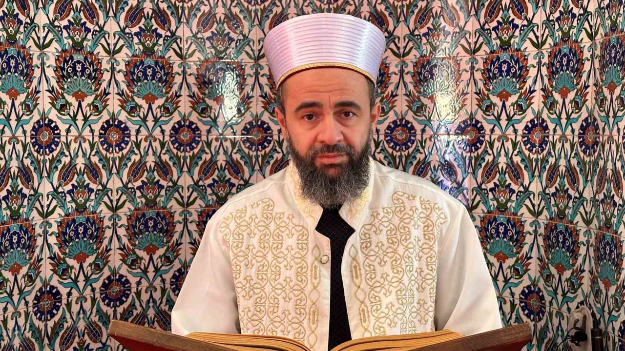 45 yaşındaki din görevlisi 8 ayda hafız oldu
