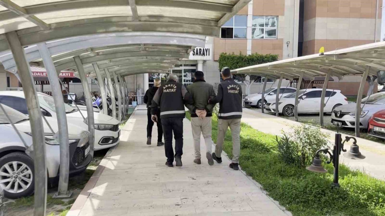 Yaşlı kadını altınları için başına taşla vurarak ağır yaralayan komşusu çıktı
