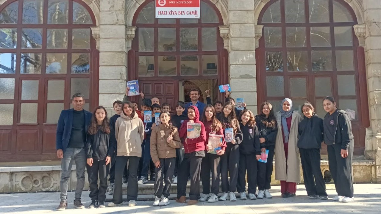 Öğrenciler tarihi camilerde buluşmaya devam ediyor
