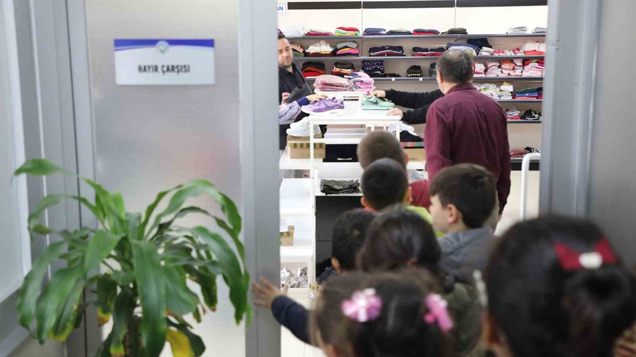 Öksüz ve yetimlerin bayramlıkları yine Talas Belediyesi’nden
