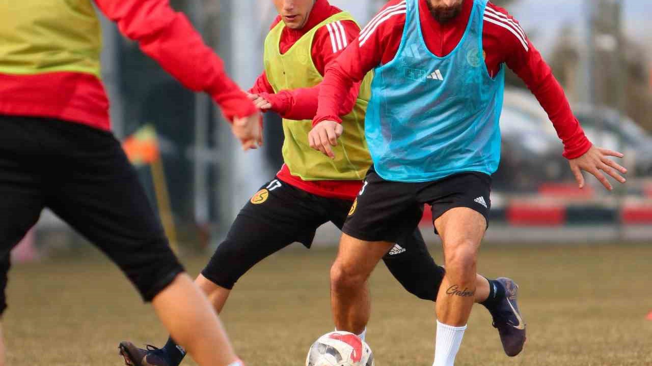 Eskişehirspor, Bornova 1877 maçı için hazırlanıyor
