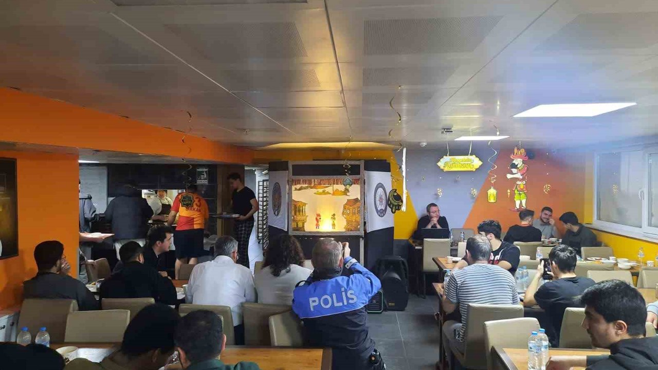 Yurtta kalan öğrenciler Ramazan coşkusunu yaşadı
