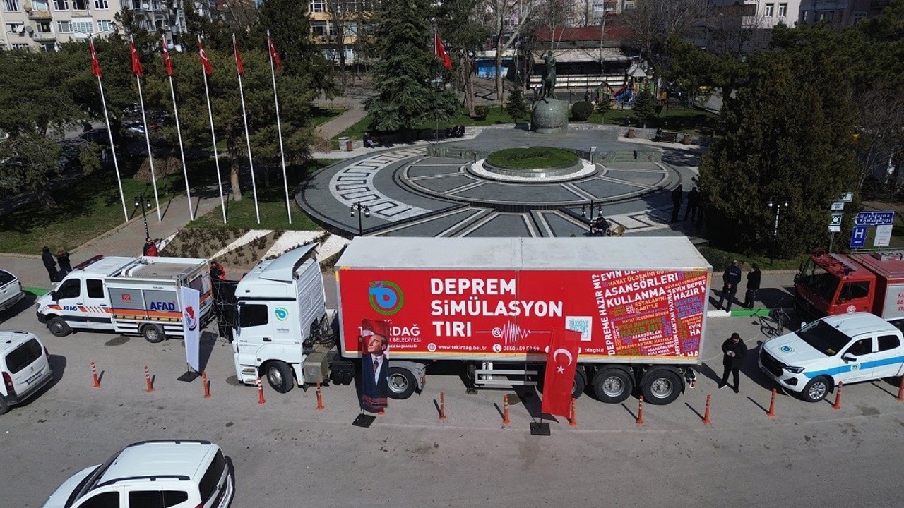 Deprem Haftası’nda simülasyon tırı sahada
